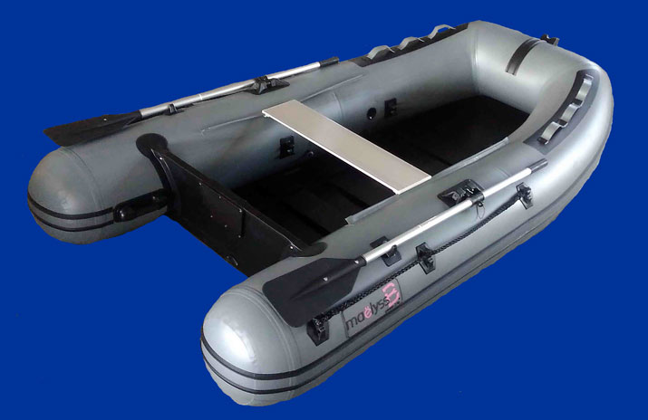 bateau pneumatique maëlyss B. Pinkie 270